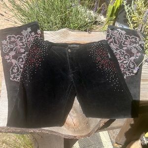 Sergio Valente embroidered corduroys/velvet  flare leg retro jeans woman’s sz 30